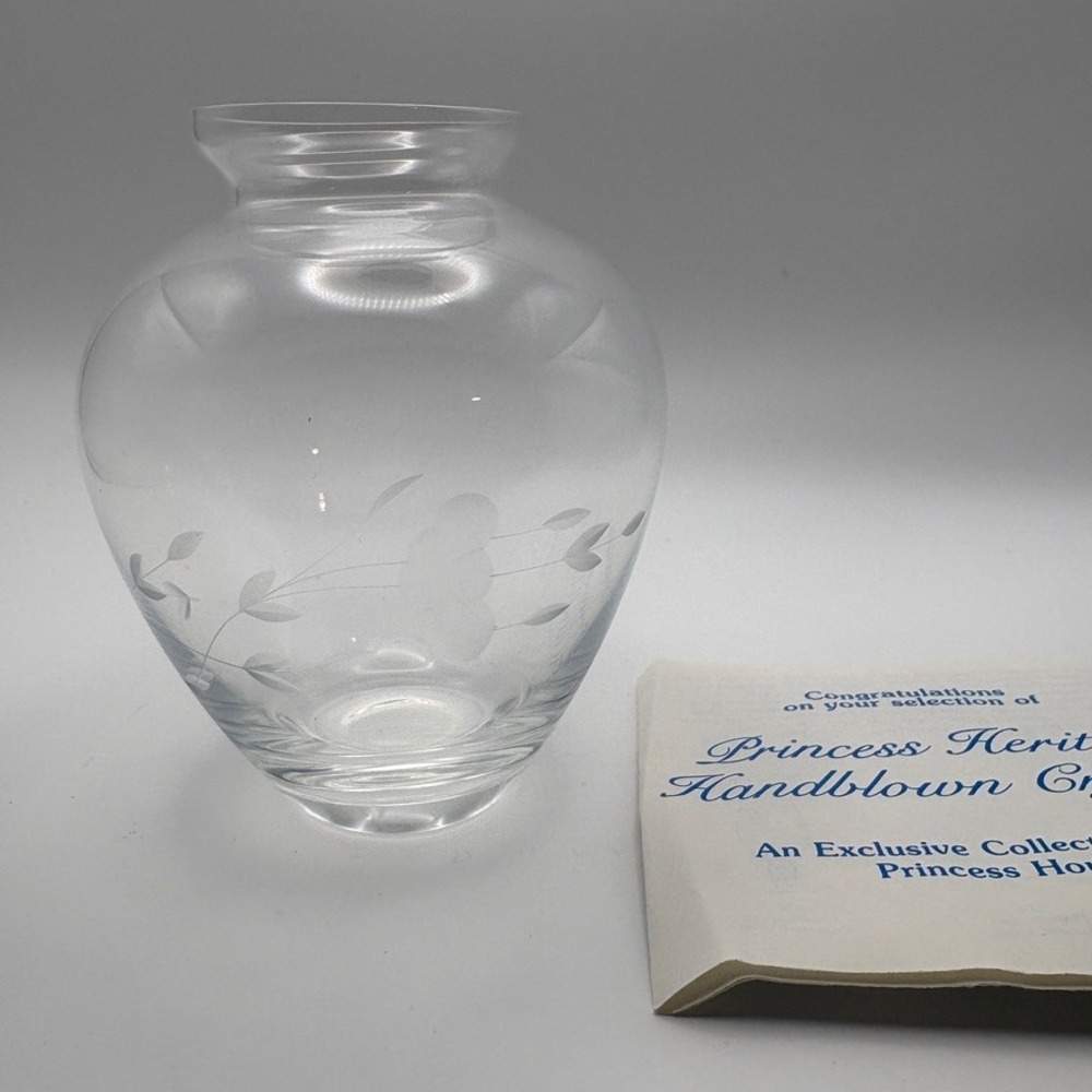 Princess House Inc Heritage Collection 411‎ Handblown Etched Accent Vase
